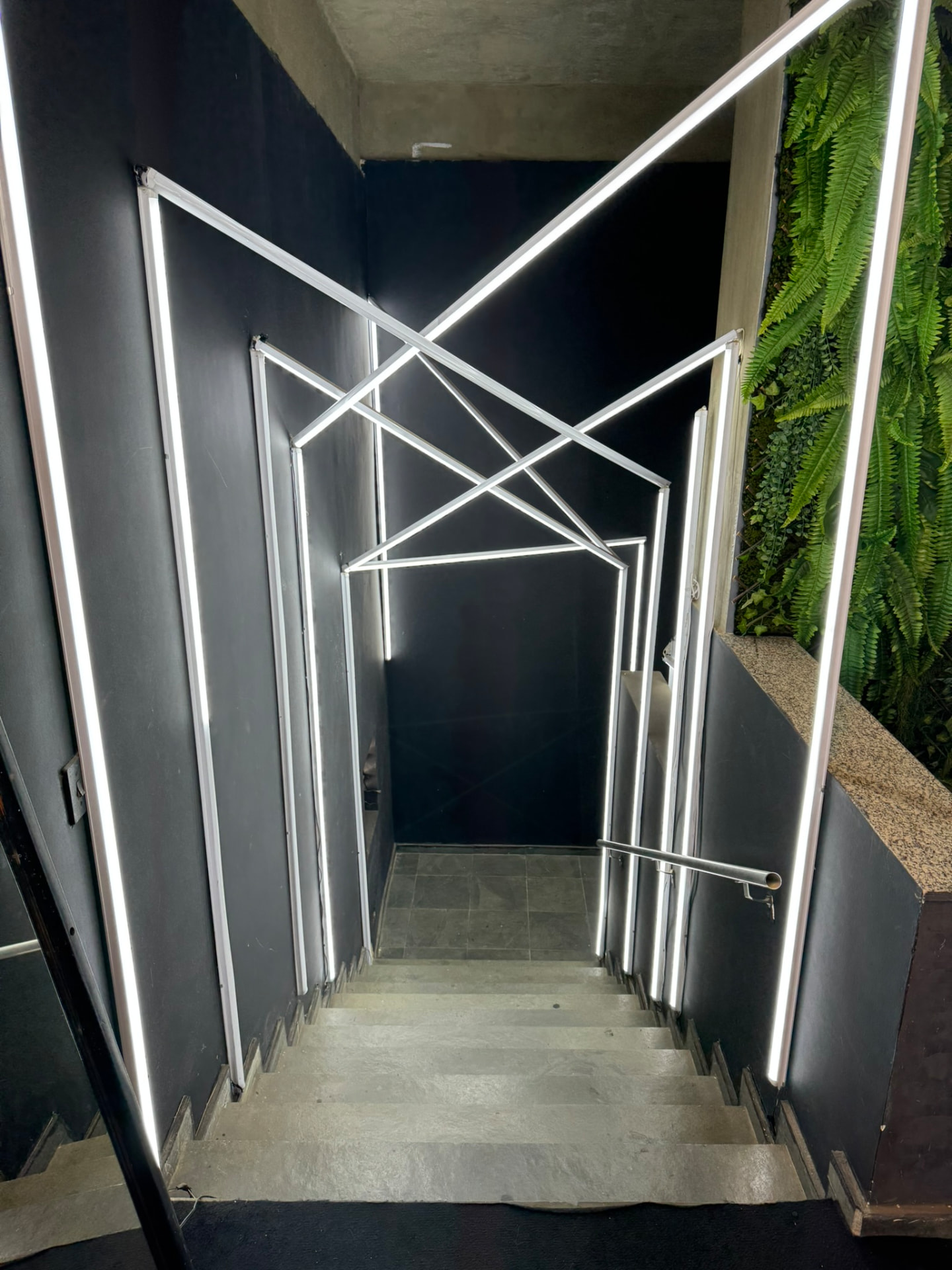 Escada de luz — Segundo andar